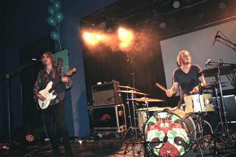 Birth Of Joy rockten das Ding. Es wurde sogar im Kreis getanzt vor der Bühne. 