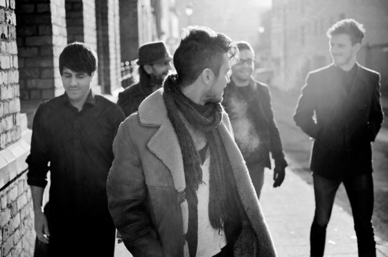 Diese Band sollte man sich langsam Mal merken, denn der Erfolg kann auch - entgegen des Namens - schnell gehen: Das sind The Slow Show aus Manchester.